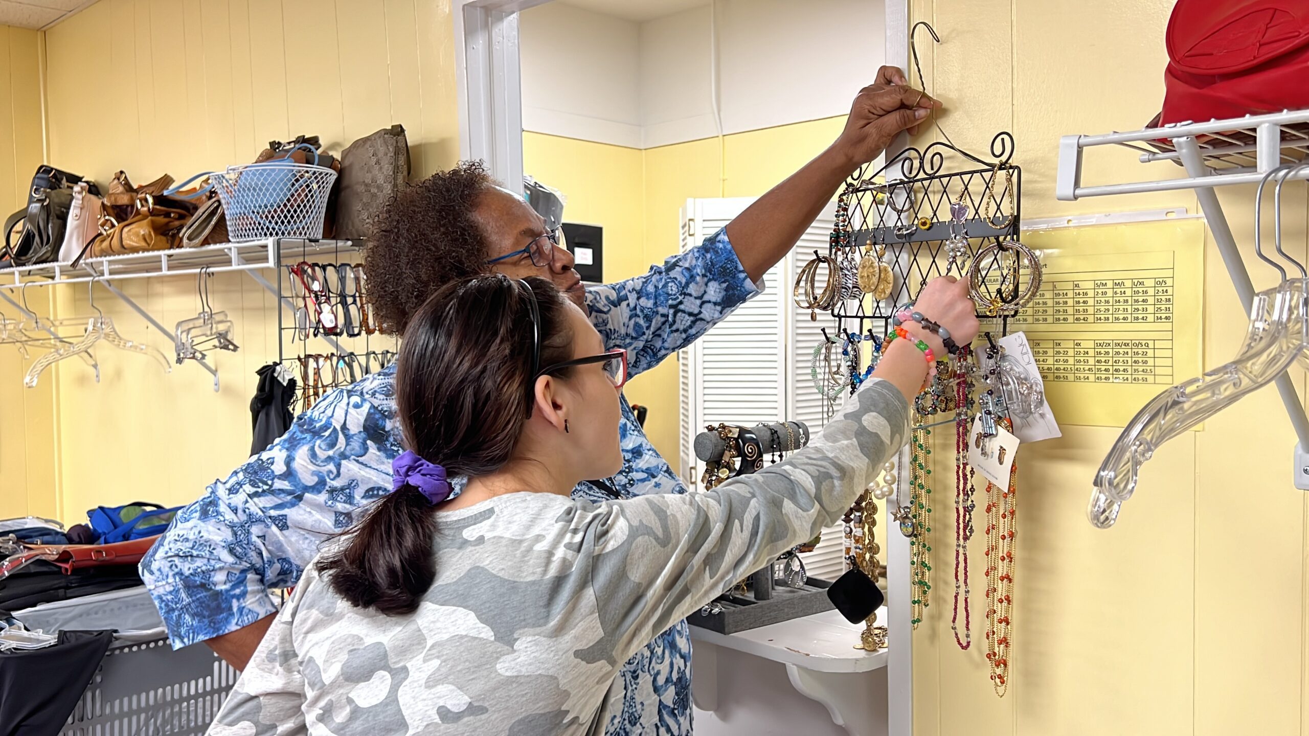 Volunteer Women's Clothes Closet
